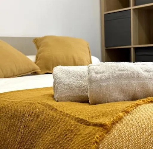 Oasis - Cerca De La Playa - Parking Gratis Apartment