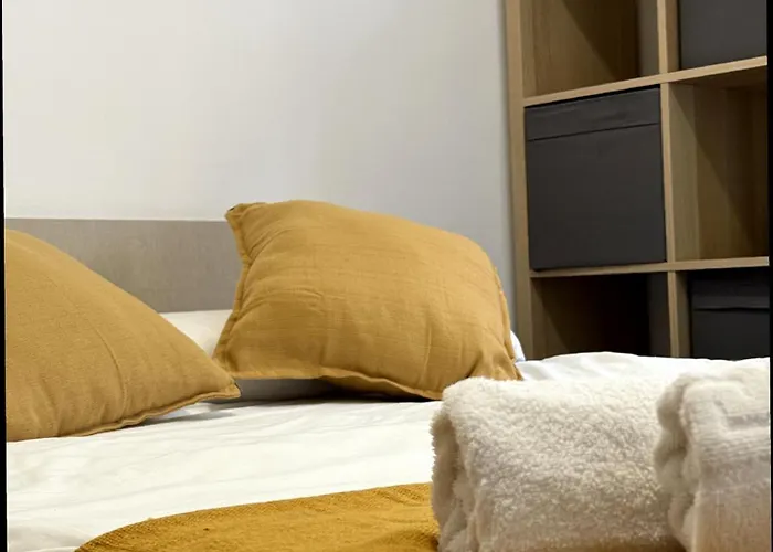 Oasis - Cerca De La Playa - Parking Gratis Apartment