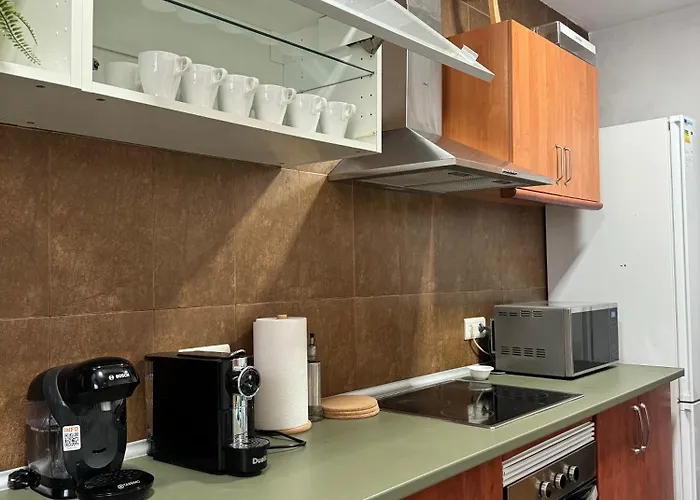 Oasis - Cerca De La Playa - Parking Gratis Apartment